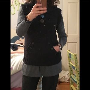 Pure knit sleeveless, hooded sweater in small